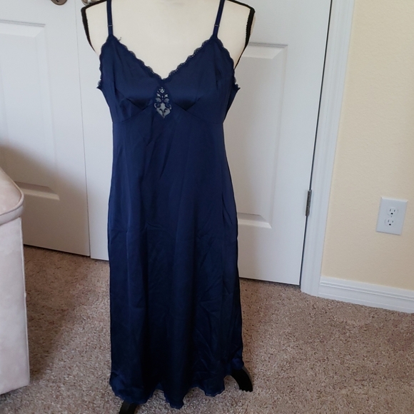 Vanity Fair Other - Vintage Vanity Fair Navy Slip